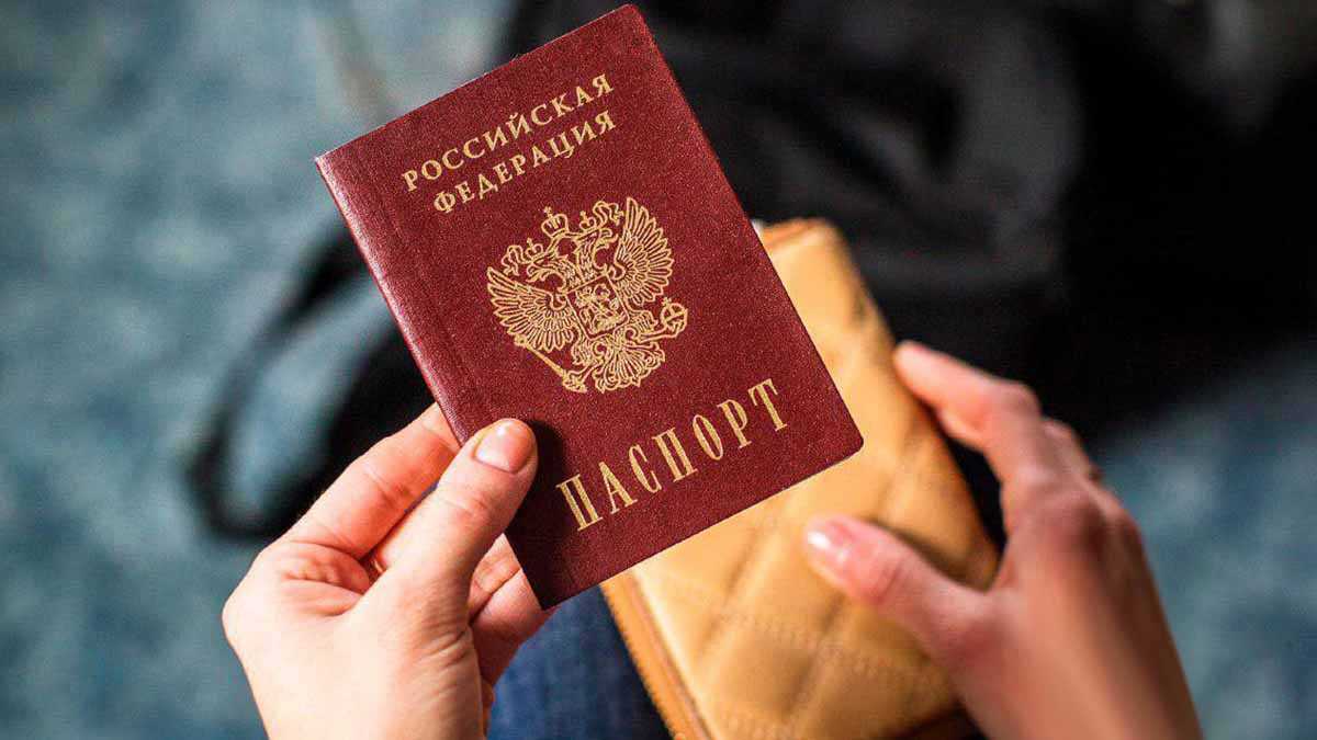Вопрос о возможности трудоустройства иностранцев по загранпаспорту в россии
