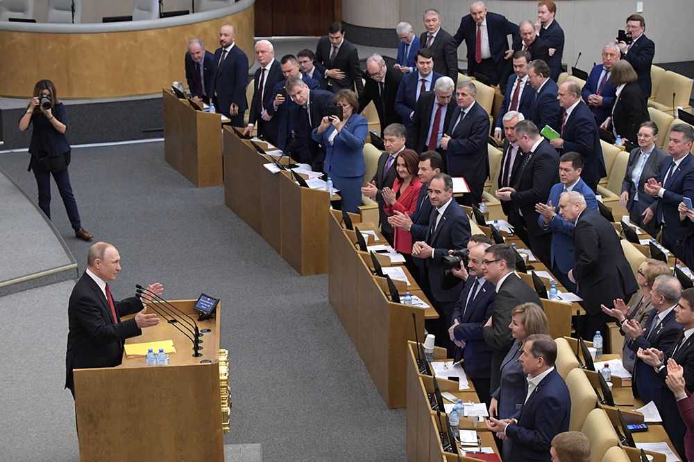 Поговорка "рука руку моет": значение и смысл в обществе
