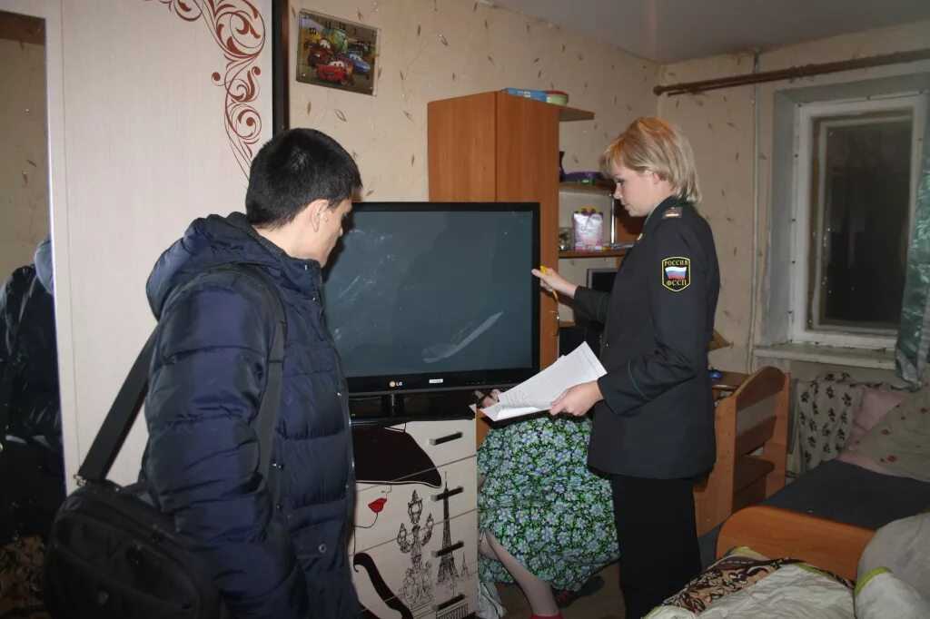 Как обезопасить личные вещи от судебных приставов: необходимые документы, свежие поправки